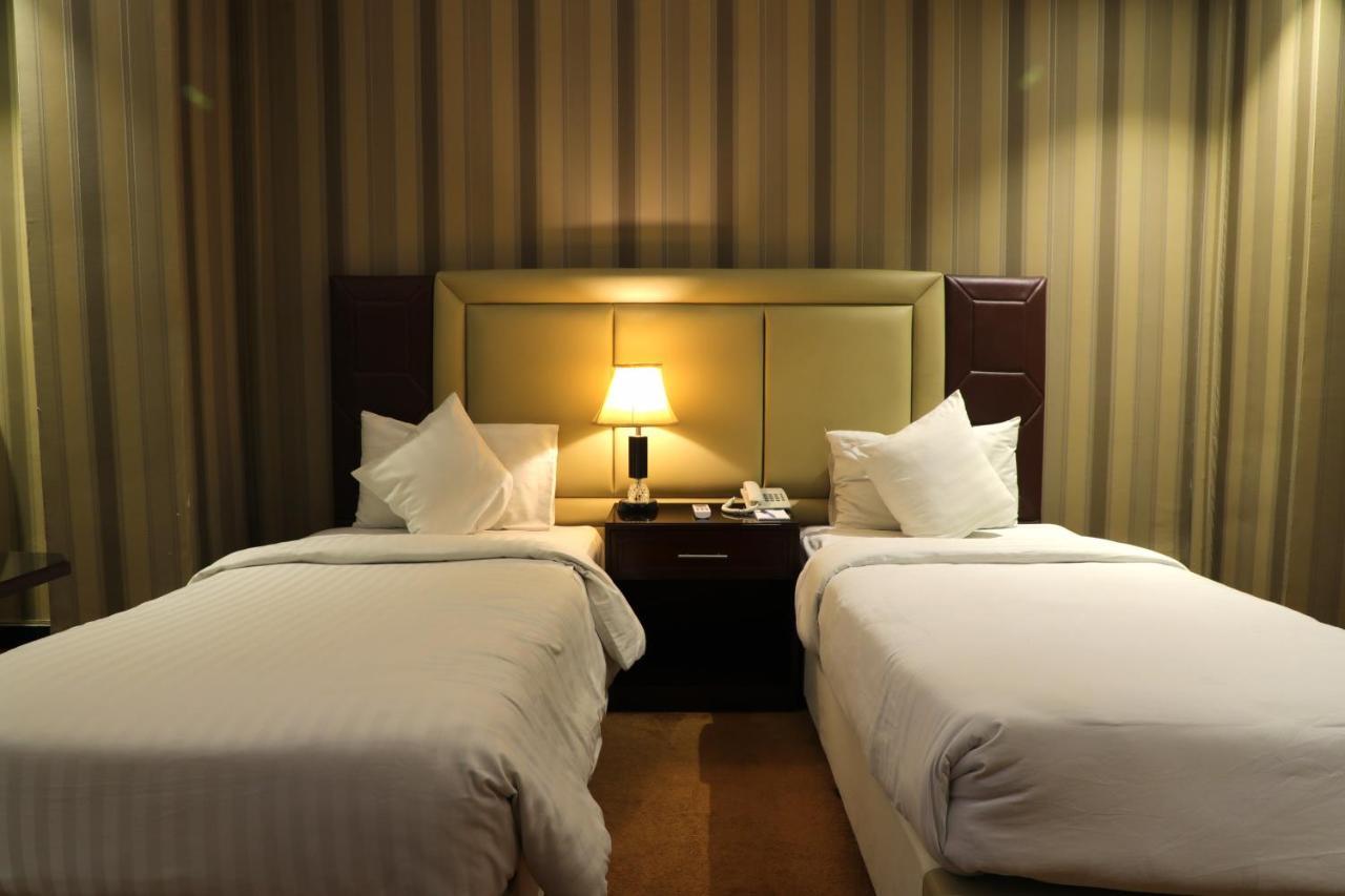 Rachna Hotel Gujranwala Bagian luar foto