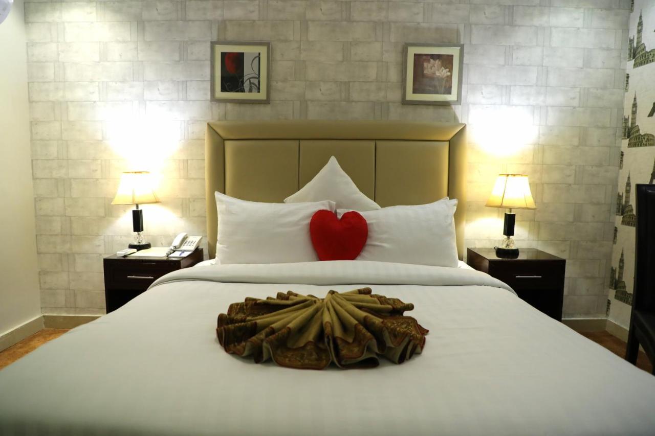 Rachna Hotel Gujranwala Bagian luar foto