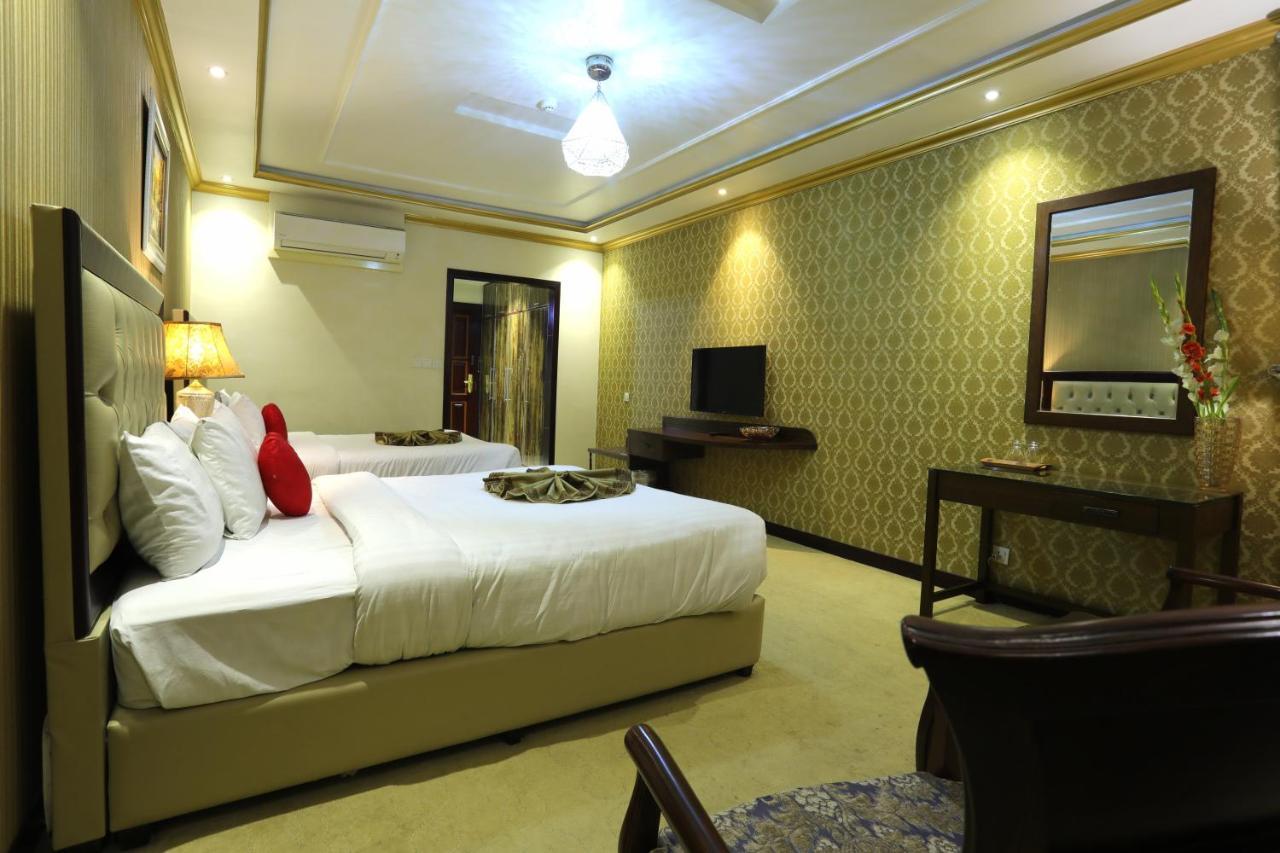 Rachna Hotel Gujranwala Bagian luar foto